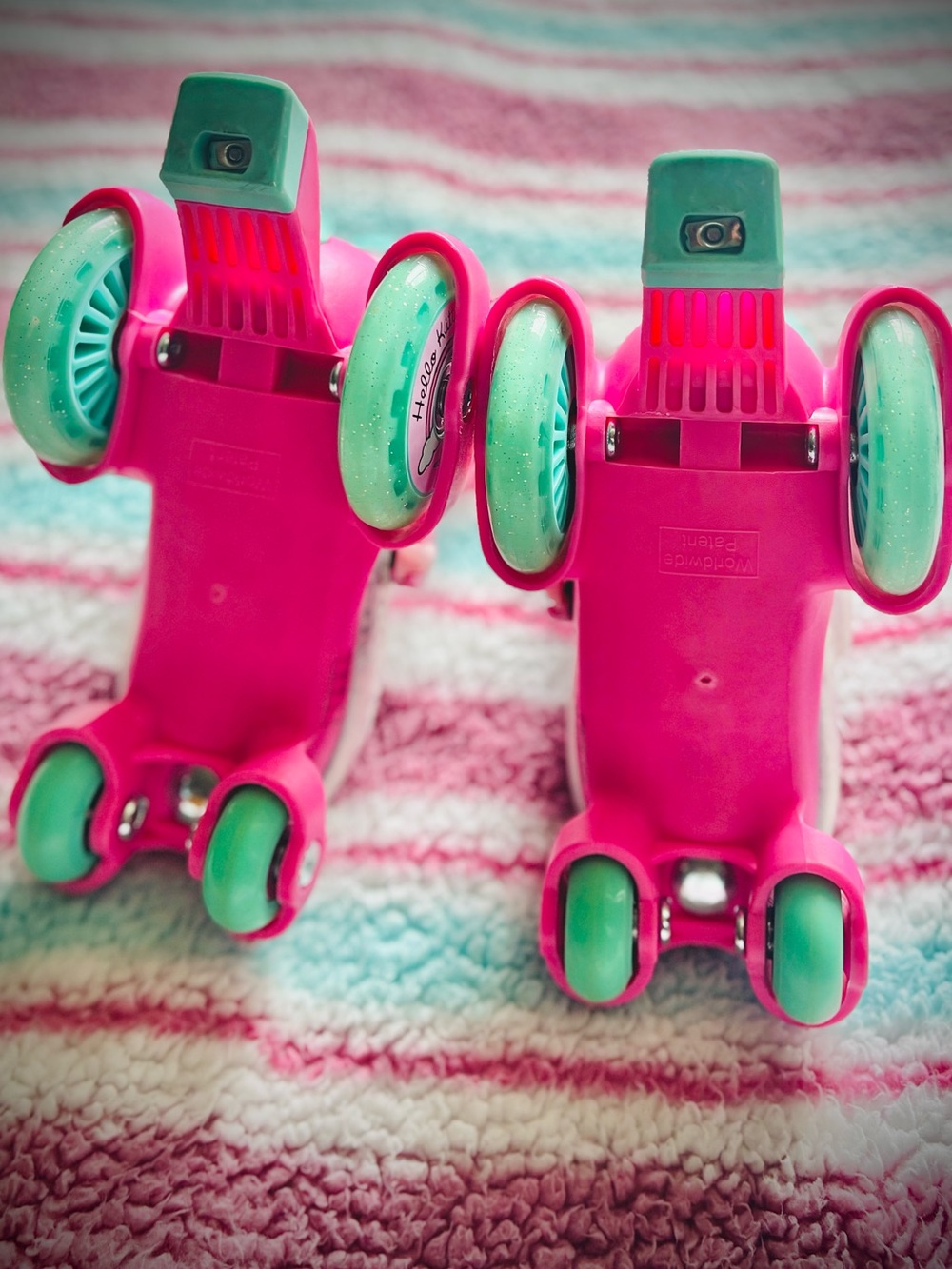 🎀 Hello Kitty 🎀 Pink & Teal Kids Adjustable Roller Skates - Picture 8 of 14